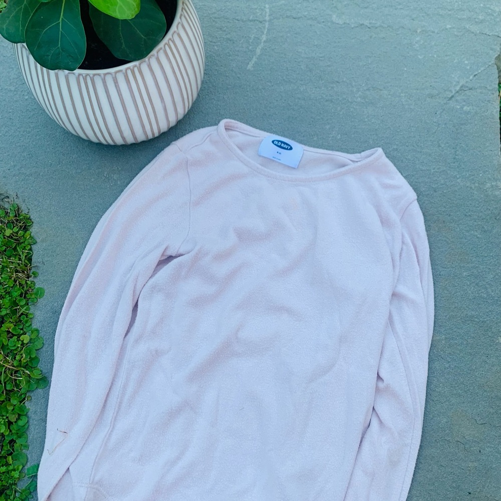 Old navy shirt size M in youth